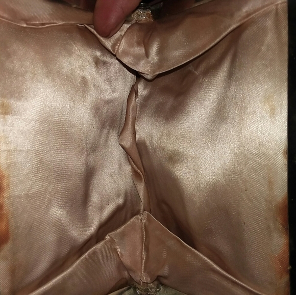 I think its a couch purse - Picture 2 of 3